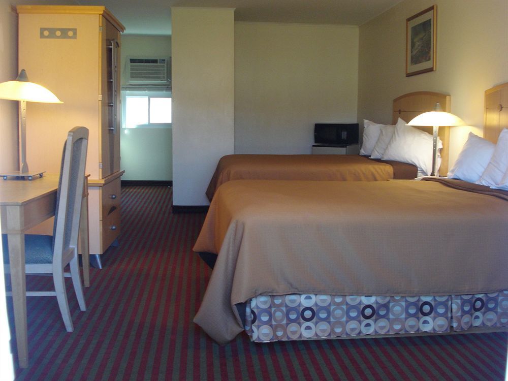All Seasons Inn & Suites Bourne Extérieur photo