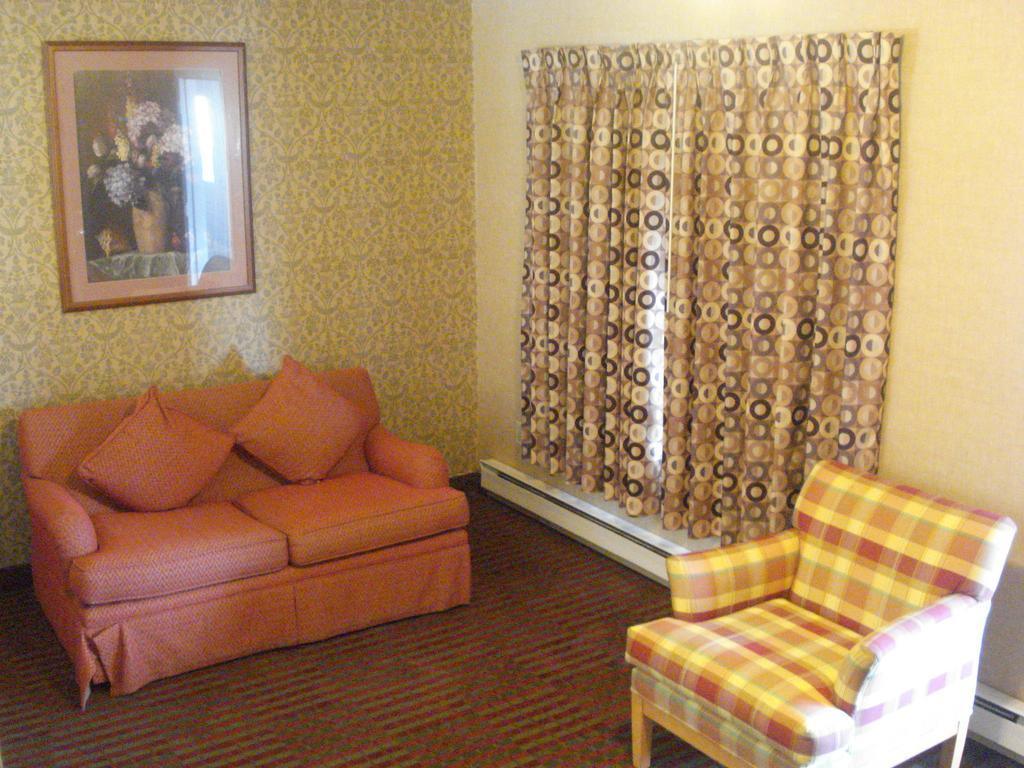 All Seasons Inn & Suites Bourne Extérieur photo